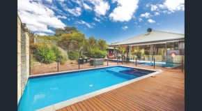 The Great Entertainer @ Rye + Pool + Heated Spa*